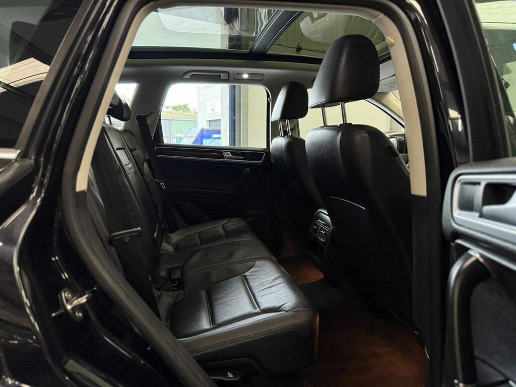 Volkswagen Touareg 3L R-line White #8