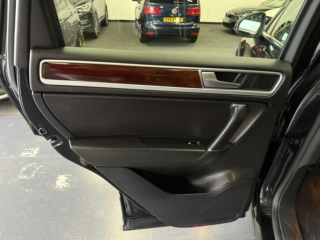 Volkswagen Touareg 3L R-line White #16