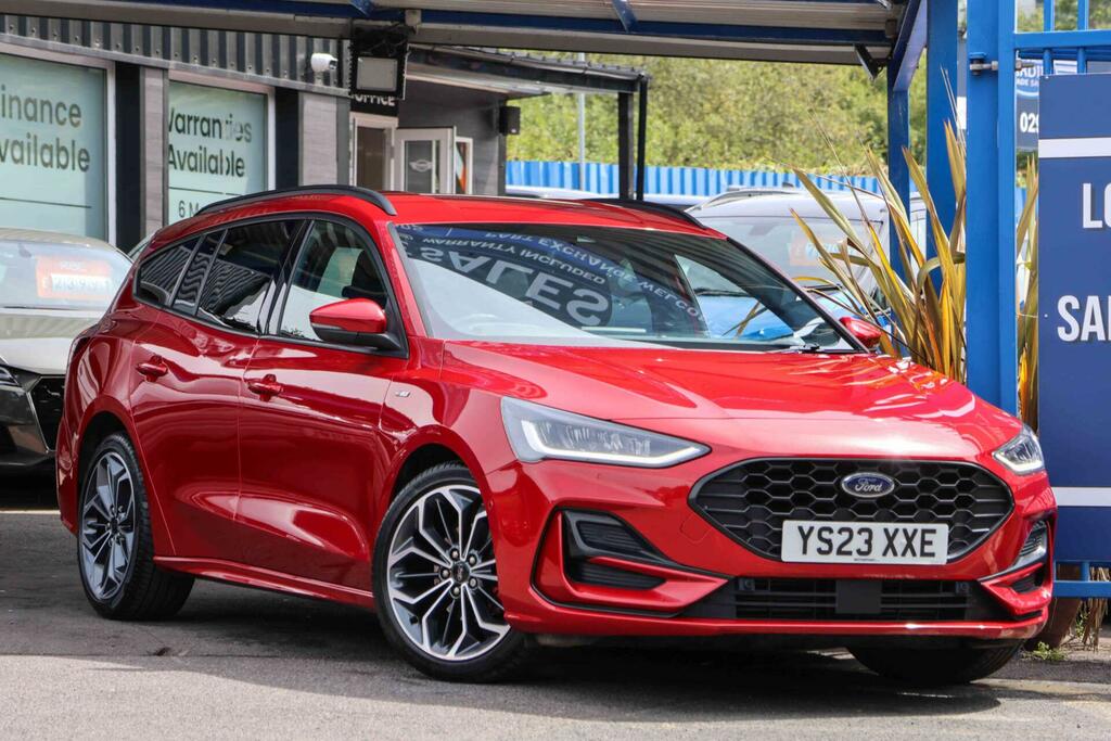 Ford Focus St-line X Red