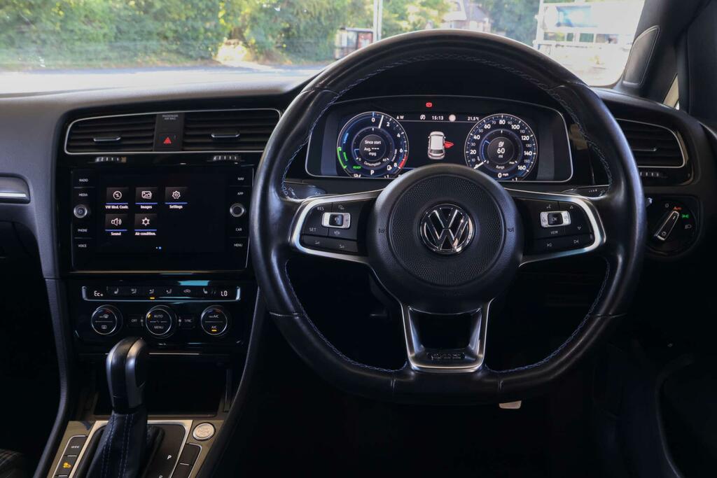 Volkswagen Golf Gte Advance White #3