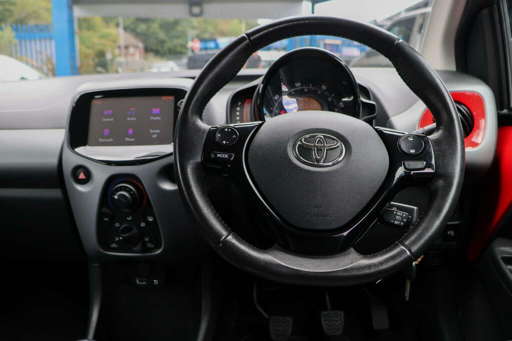 Toyota Aygo X X-play Red #3