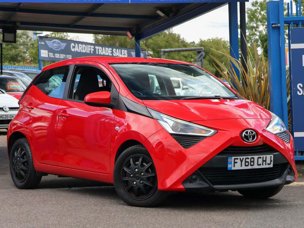 Toyota Aygo X X-play Red