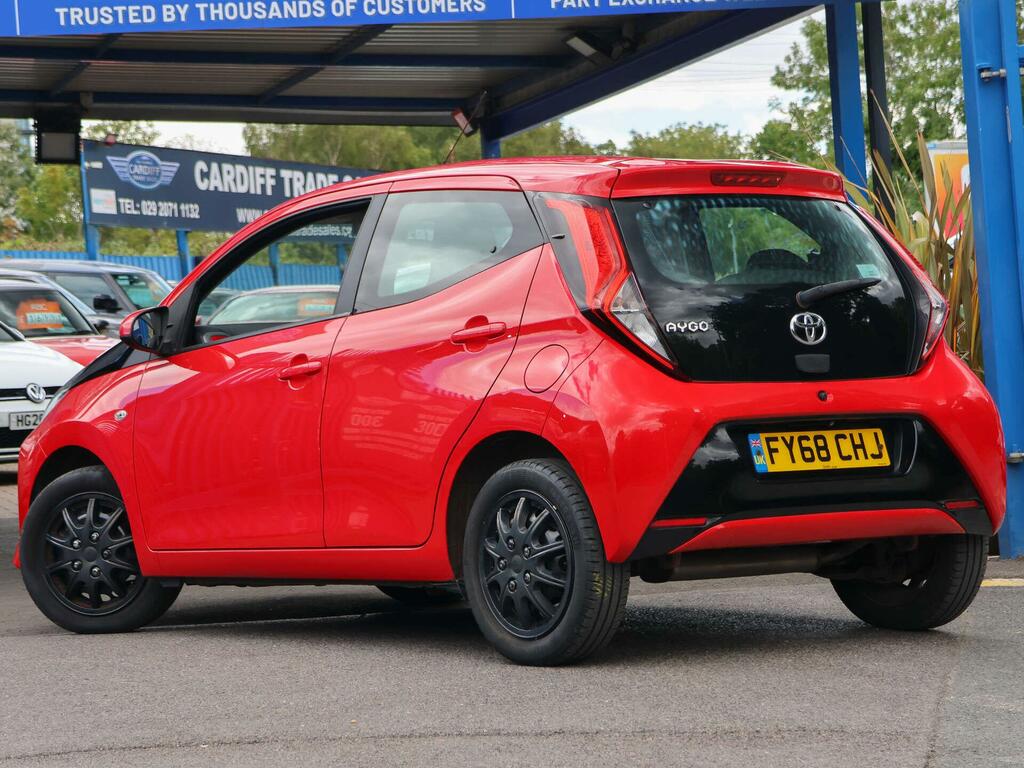 Toyota Aygo X X-play Red #2