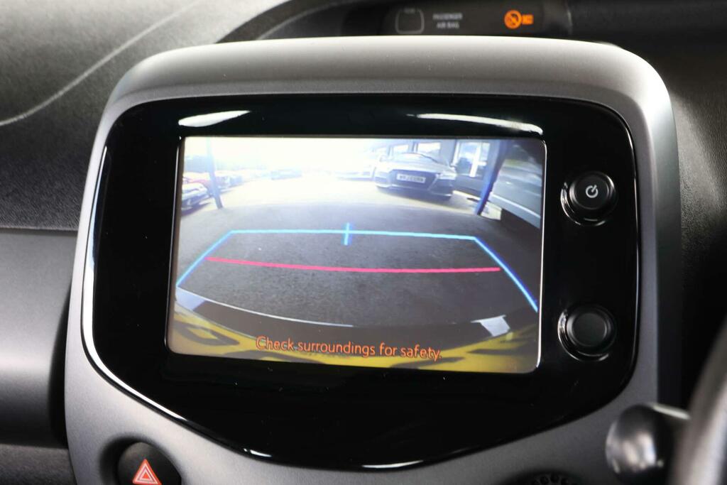 Toyota Aygo X X-play Red #4
