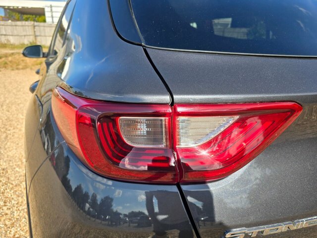 Kia Stonic 1.4 2 Suv Euro 6 Ss 98 Bhp Black #13