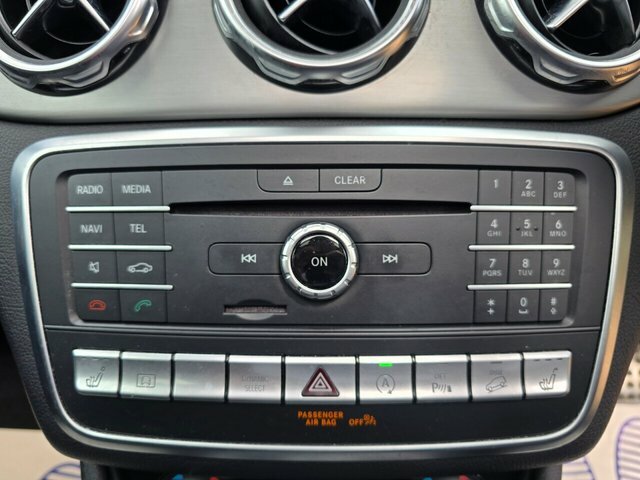 Mercedes-Benz GLA Class 1.6 Gla200 Sport Executive 7G-dct Euro 6 Ss 5 Black #38