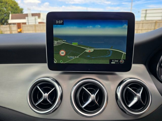 Mercedes-Benz GLA Class 1.6 Gla200 Sport Executive 7G-dct Euro 6 Ss 5 Black #36