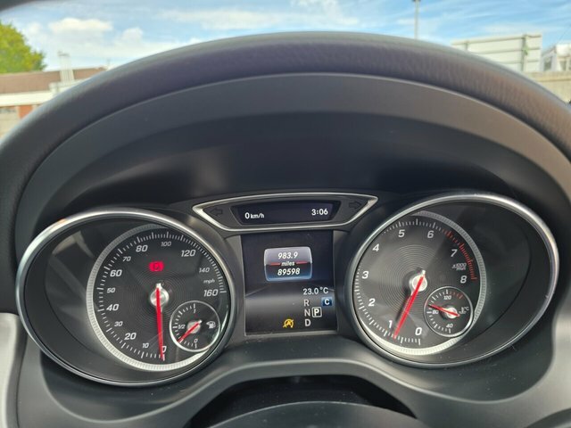 Mercedes-Benz GLA Class 1.6 Gla200 Sport Executive 7G-dct Euro 6 Ss 5 Black #35