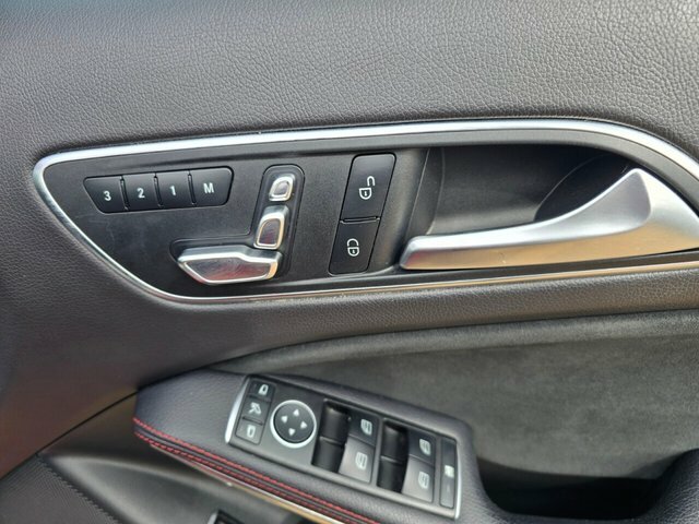 Mercedes-Benz GLA Class 1.6 Gla200 Sport Executive 7G-dct Euro 6 Ss 5 Black #42