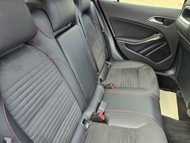 Mercedes-Benz GLA Class 1.6 Gla200 Sport Executive 7G-dct Euro 6 Ss 5 Black #52