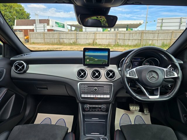 Mercedes-Benz GLA Class 1.6 Gla200 Sport Executive 7G-dct Euro 6 Ss 5 Black #30