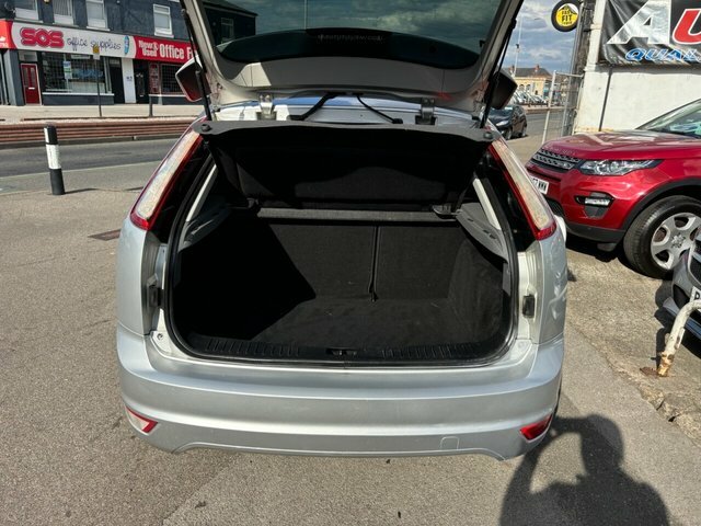 Ford Focus Hatchback YE10GVC Silver #6
