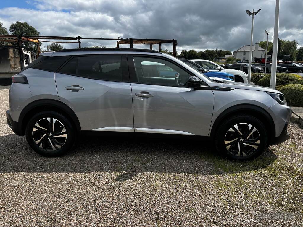 Peugeot e-2008 100Kw Allure Premium 50Kwh Grey #2