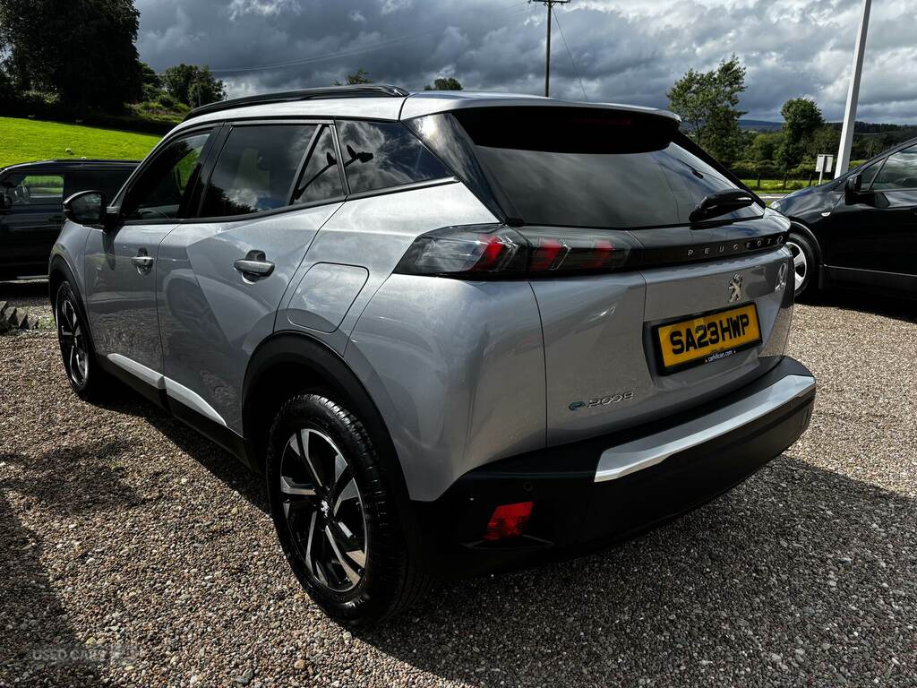 Peugeot e-2008 100Kw Allure Premium 50Kwh Grey #4