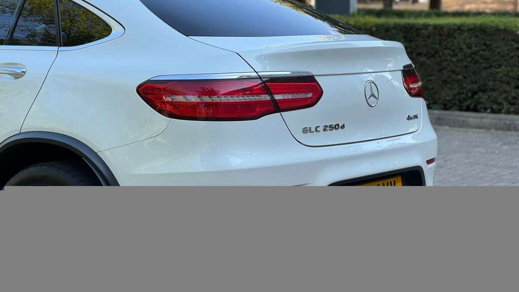 Mercedes-Benz GLC Class 2.1 Glc 250 D 4Matic Amg Line Premium 4Wd White #2