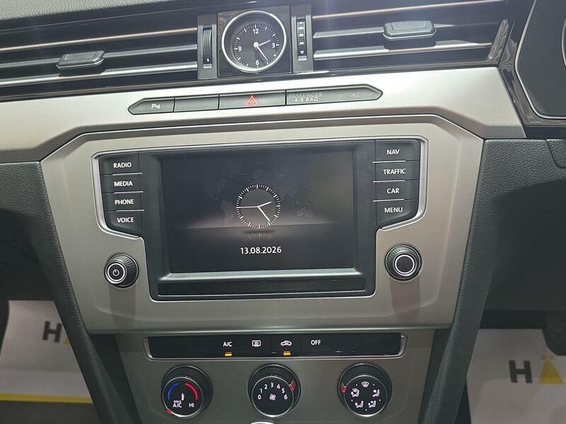 Volkswagen Passat 2.0 Tdi Se Business 150Ps Estate Silver #26