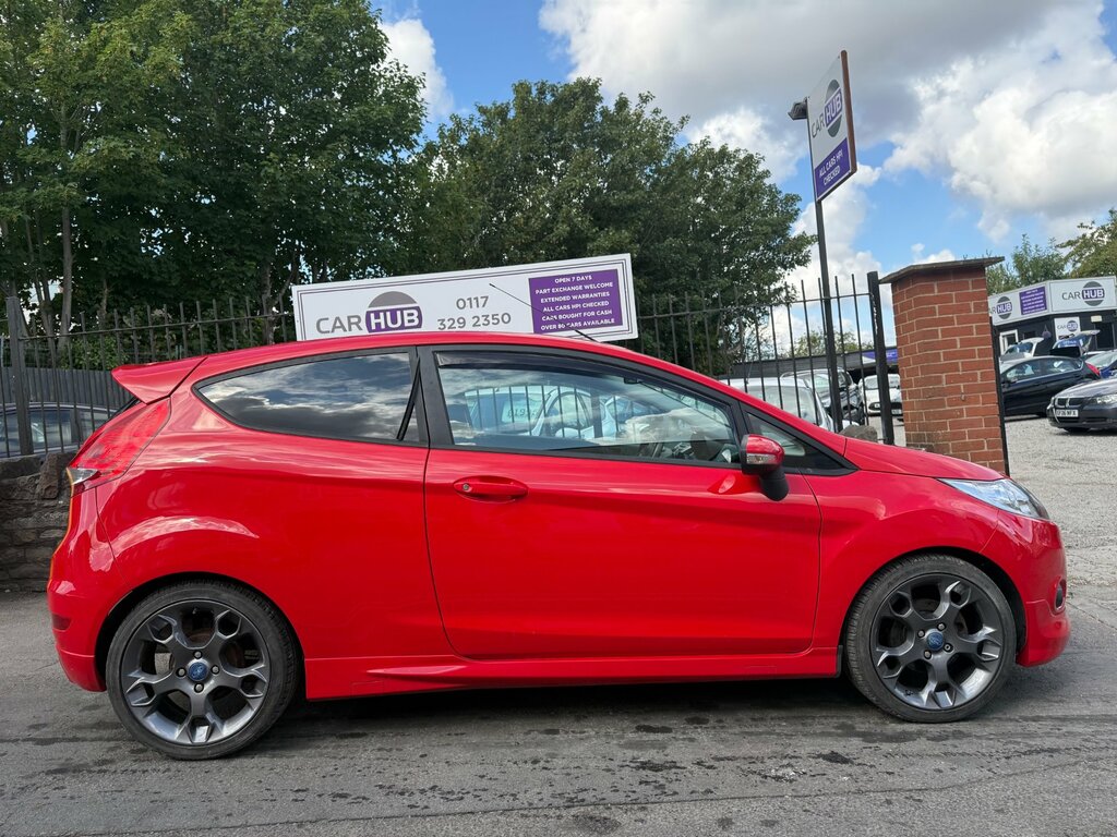 Ford Fiesta 1.6 Zetec S Hatchback 134 Gkm, Red #5