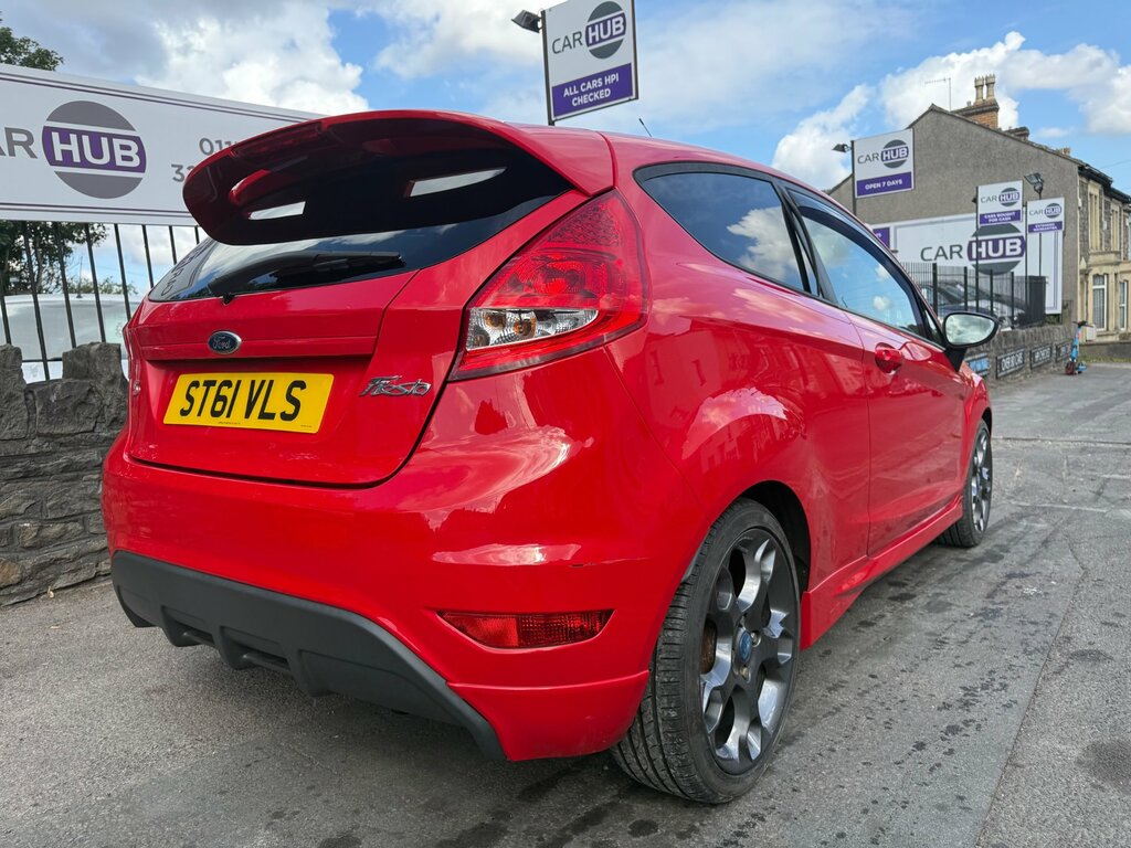Ford Fiesta 1.6 Zetec S Hatchback 134 Gkm, Red #4