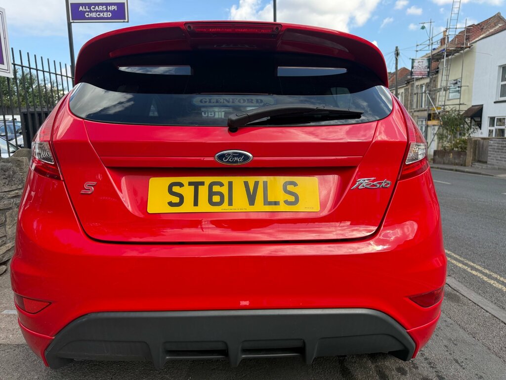 Ford Fiesta 1.6 Zetec S Hatchback 134 Gkm, Red #3