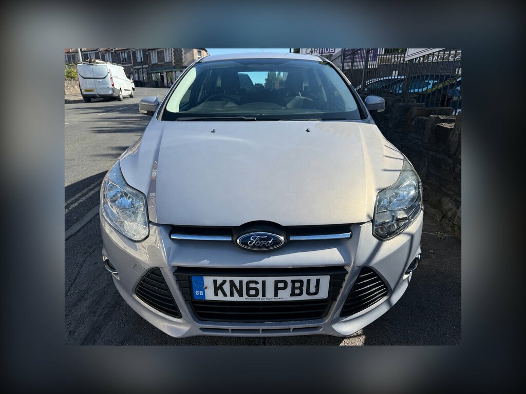Ford Focus 1.6 Zetec Hatchback Euro 5 125 Silver #2