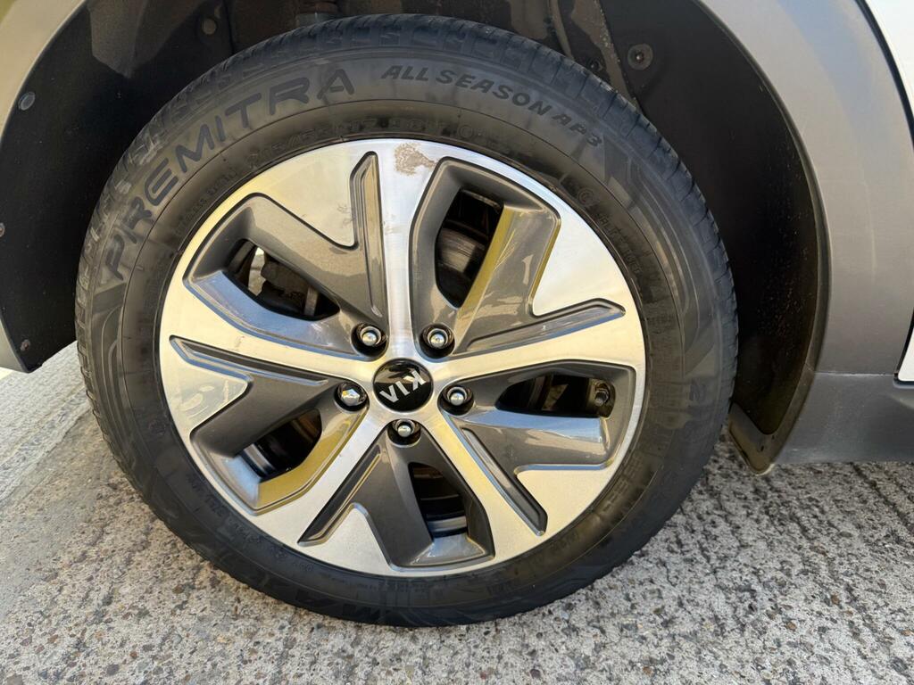Kia Niro 1.6 Gdi Hybrid 3 Dct - Suv 5 Seats White #40