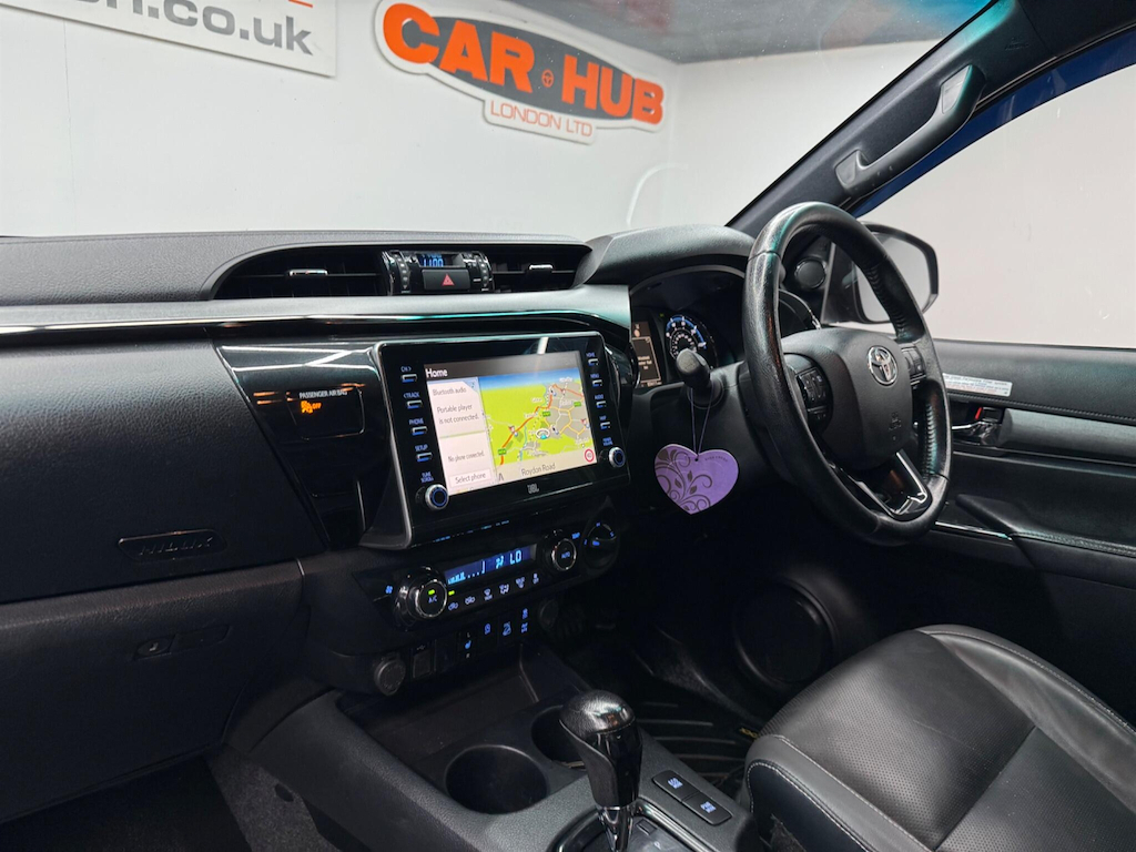 Toyota HILUX 2.4 D-4d Invincible Double Cab Pickup 4Wd Eur White #63