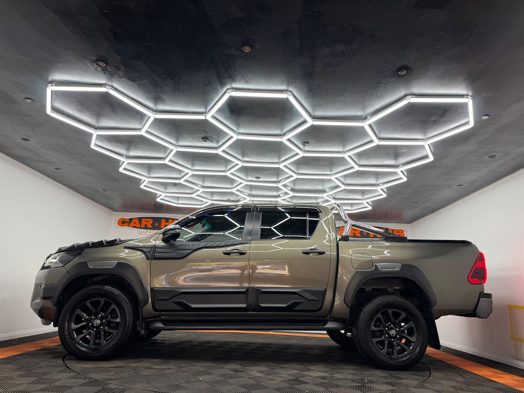 Toyota HILUX 2.4 D-4d Invincible Double Cab Pickup 4Wd Eur White #18