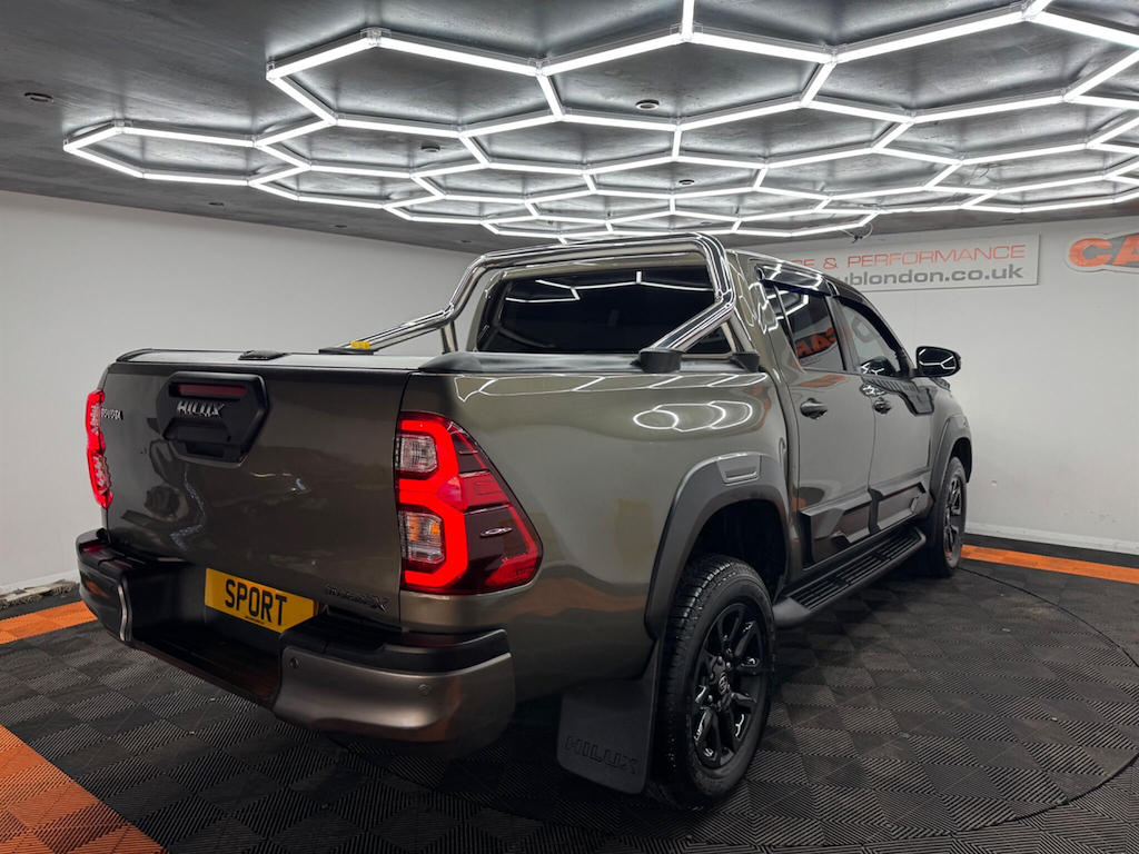 Toyota HILUX 2.4 D-4d Invincible Double Cab Pickup 4Wd Eur White #13