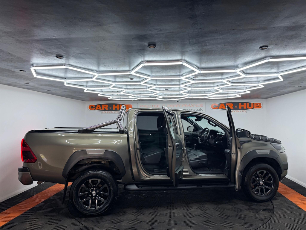 Toyota HILUX 2.4 D-4d Invincible Double Cab Pickup 4Wd Eur White #9