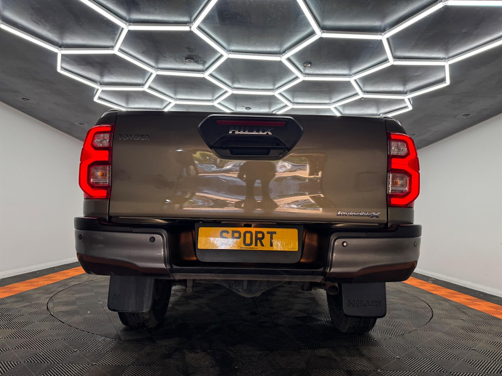 Toyota HILUX 2.4 D-4d Invincible Double Cab Pickup 4Wd Eur White #21