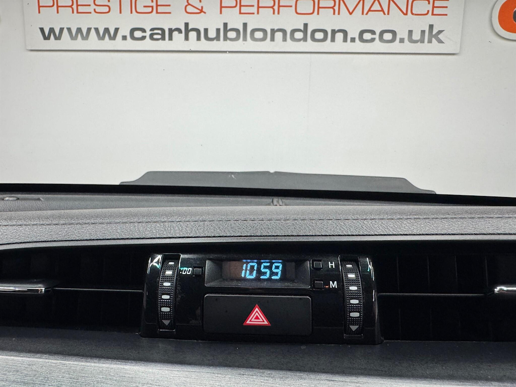 Toyota HILUX 2.4 D-4d Invincible Double Cab Pickup 4Wd Eur White #60