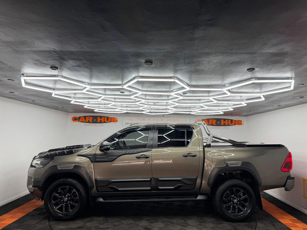 Toyota HILUX 2.4 D-4d Invincible Double Cab Pickup 4Wd Eur White #26