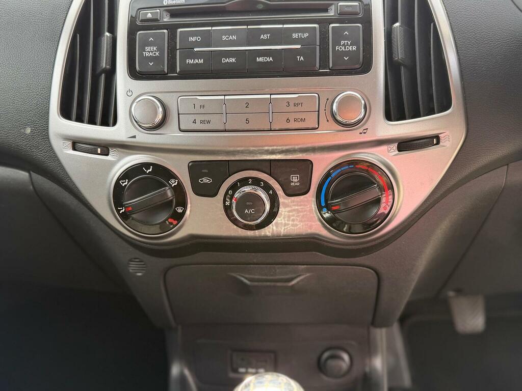Hyundai I20 2012 Hyundai I20nbsp1.2 Style Euro 5 35Tax Grey #44