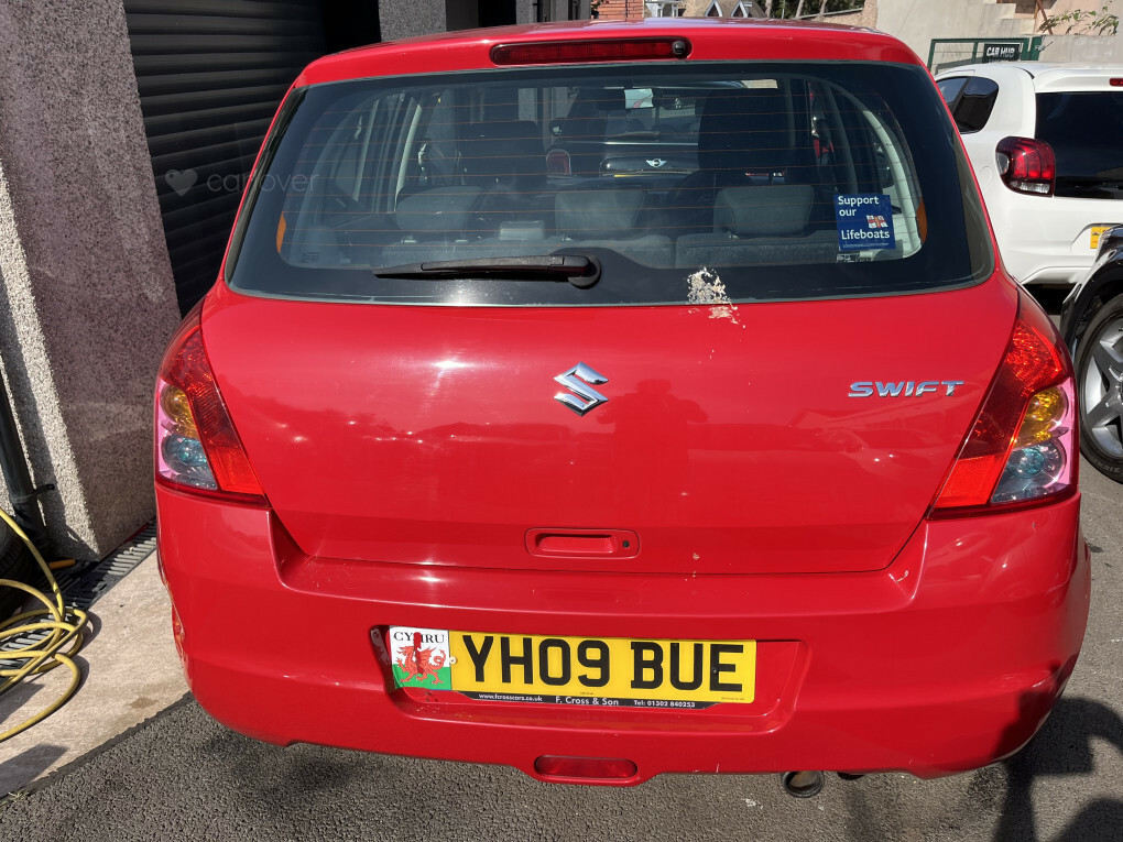 Suzuki Swift Glx 5dr #6
