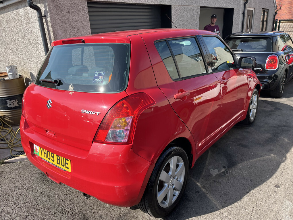 Suzuki Swift Glx 5dr #3