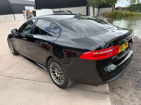 Jaguar XE 2.0 Xe R-sport Black #5
