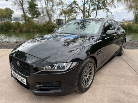 Jaguar XE 2.0 Xe R-sport Black