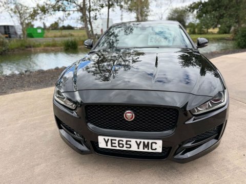 Jaguar XE 2.0 Xe R-sport Black #4