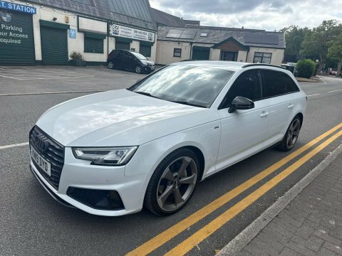 Audi A4 2.0 A4 Black White