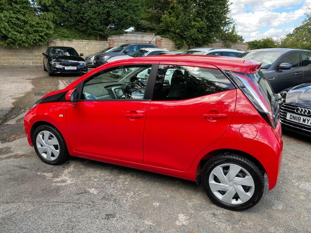 Toyota Aygo 1.0 Vvt-i X-play Euro 6 Red #6