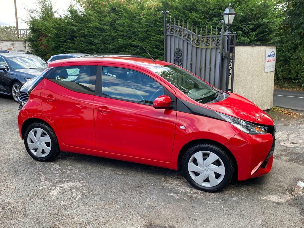Toyota Aygo 1.0 Vvt-i X-play Euro 6 Red #3