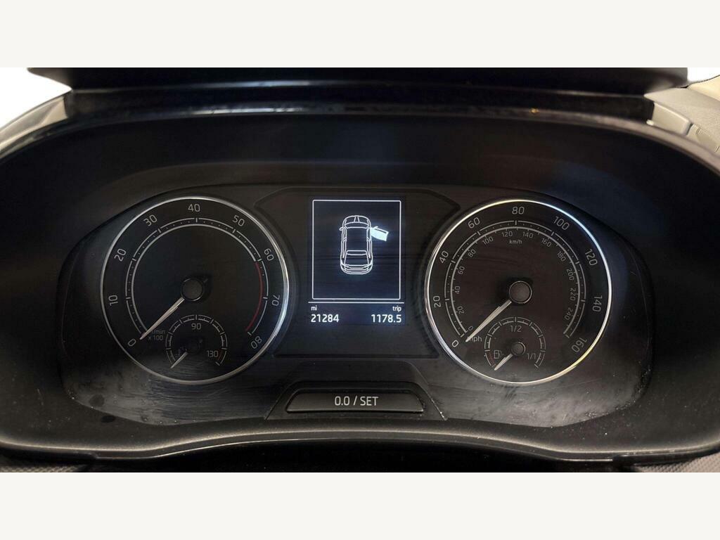 Skoda Fabia Skoda Fabia Hatchback 1.0 Tsi 110 Se Comfort Grey #7