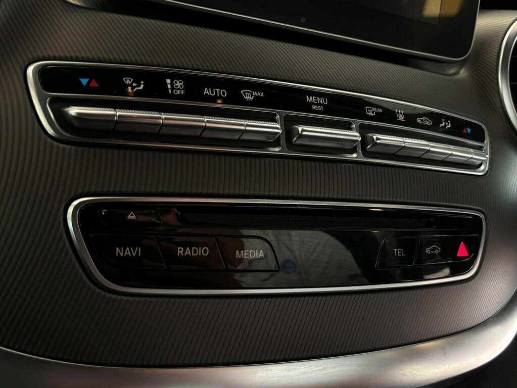 Mercedes-Benz V Class V250 Bluetec Sport Black #33