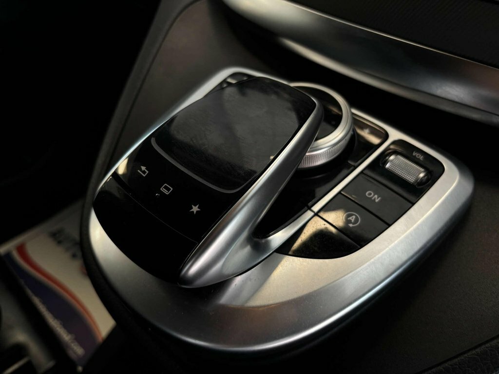 Mercedes-Benz V Class V250 Bluetec Sport Black #34