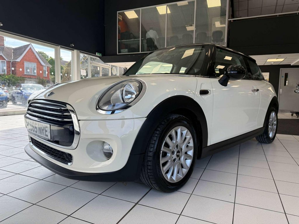 Mini Hatch 1.5L Cooper White #4