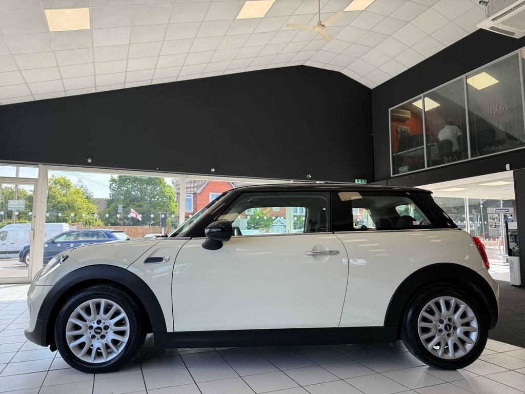 Mini Hatch 1.5L Cooper White #5