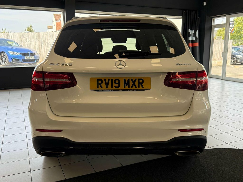 Mercedes-Benz GLC Class 2L Amg Night Edition White #6