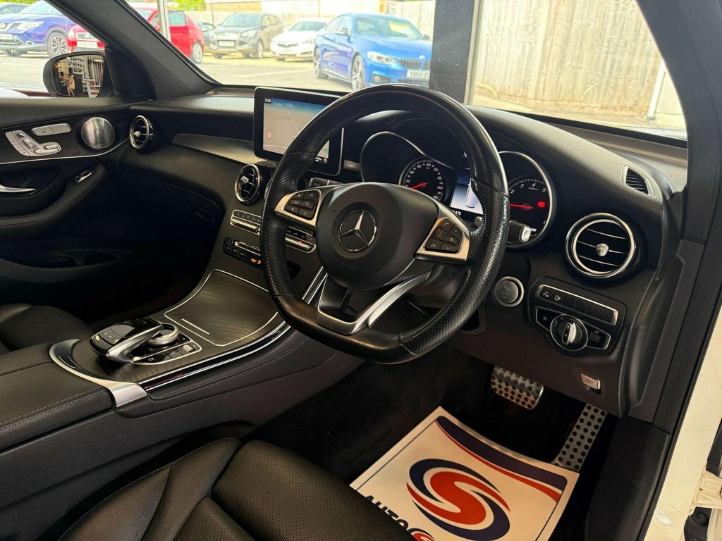 Mercedes-Benz GLC Class 2L Amg Night Edition White #2