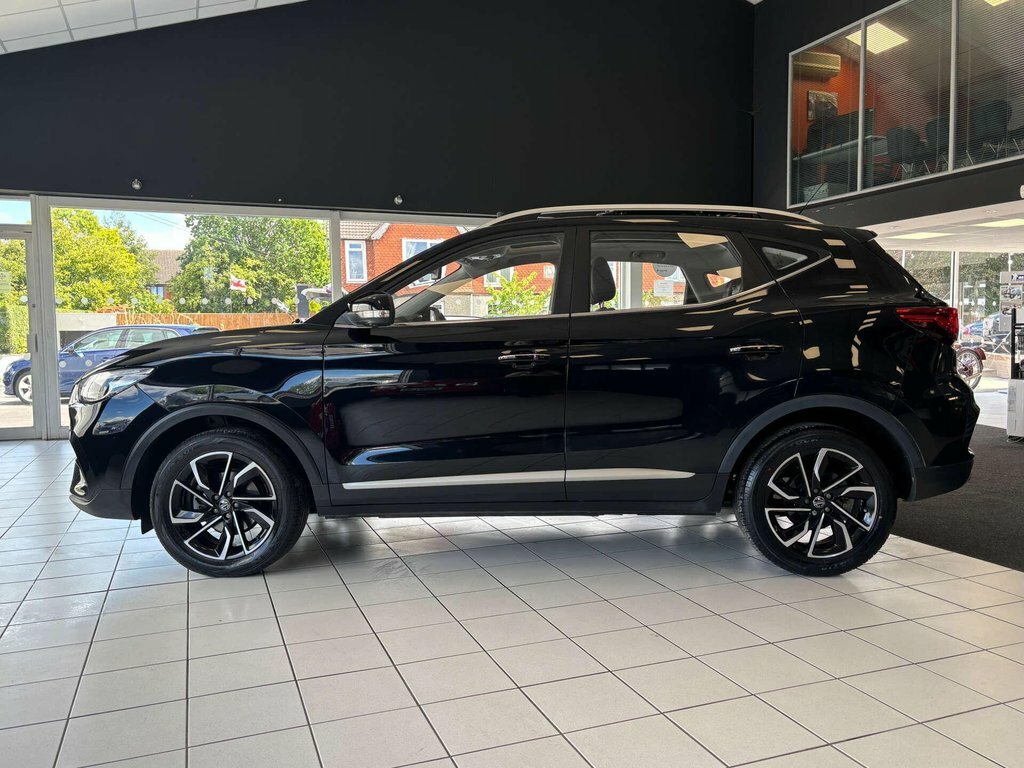 MG ZS 1L Exclusive Black #6