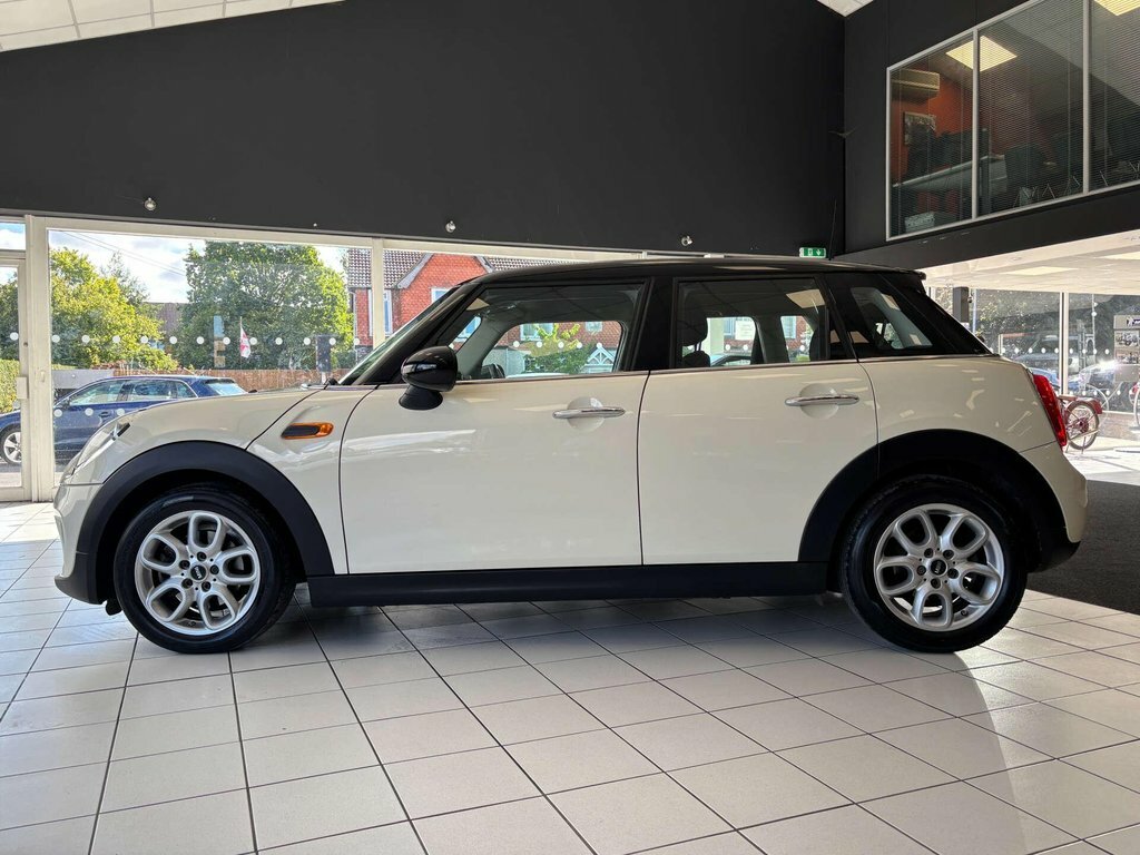 Mini Hatch 1.5L Cooper White #6